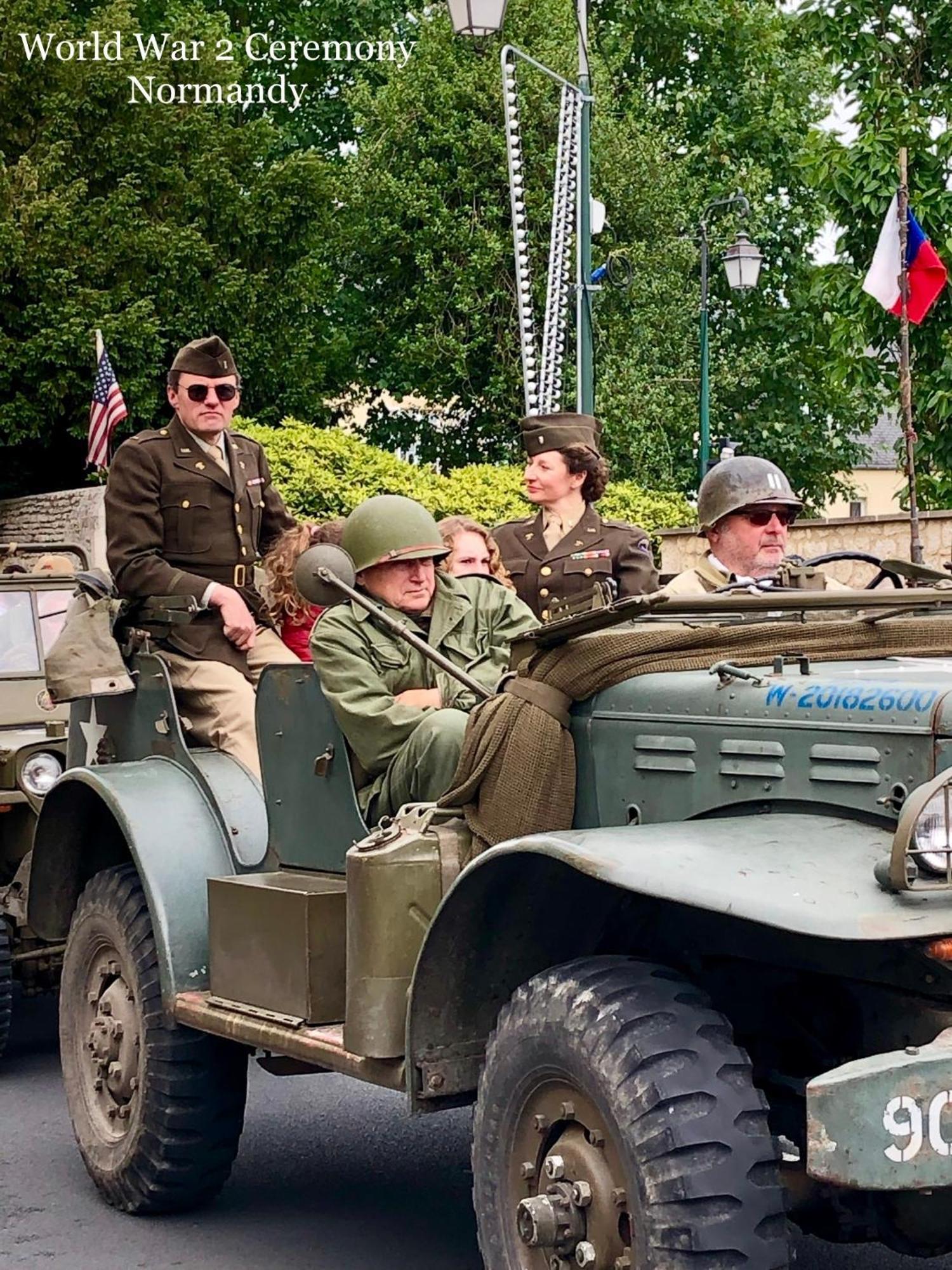 Double J - Omaha Beach Formigny Экстерьер фото